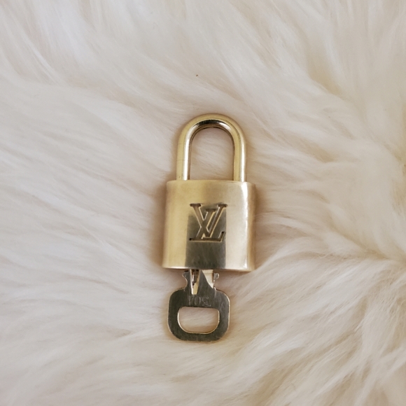 Louis Vuitton Gold Brass Hardware Lock & Key #304 - Picture 4 of 5